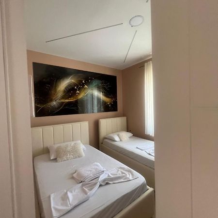 Miqt Guest House Shkodër Esterno foto