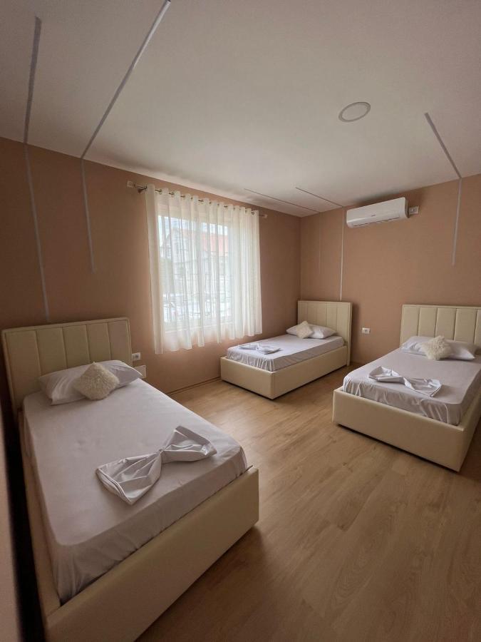 Miqt Guest House Shkodër Esterno foto
