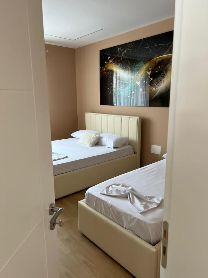 Miqt Guest House Shkodër Esterno foto