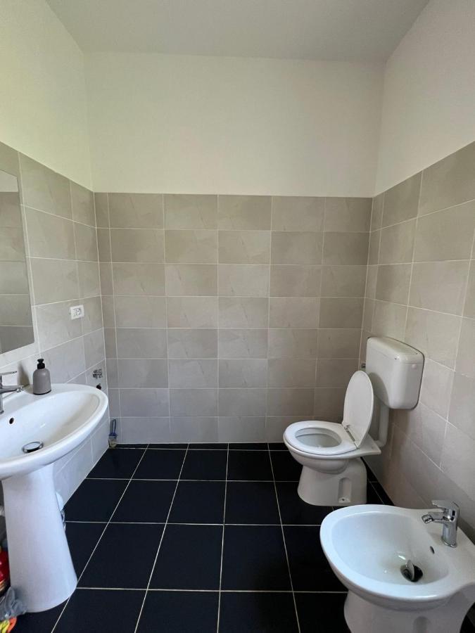 Miqt Guest House Shkodër Esterno foto