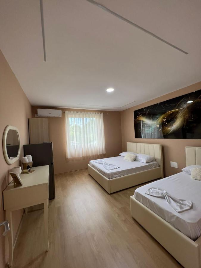 Miqt Guest House Shkodër Esterno foto
