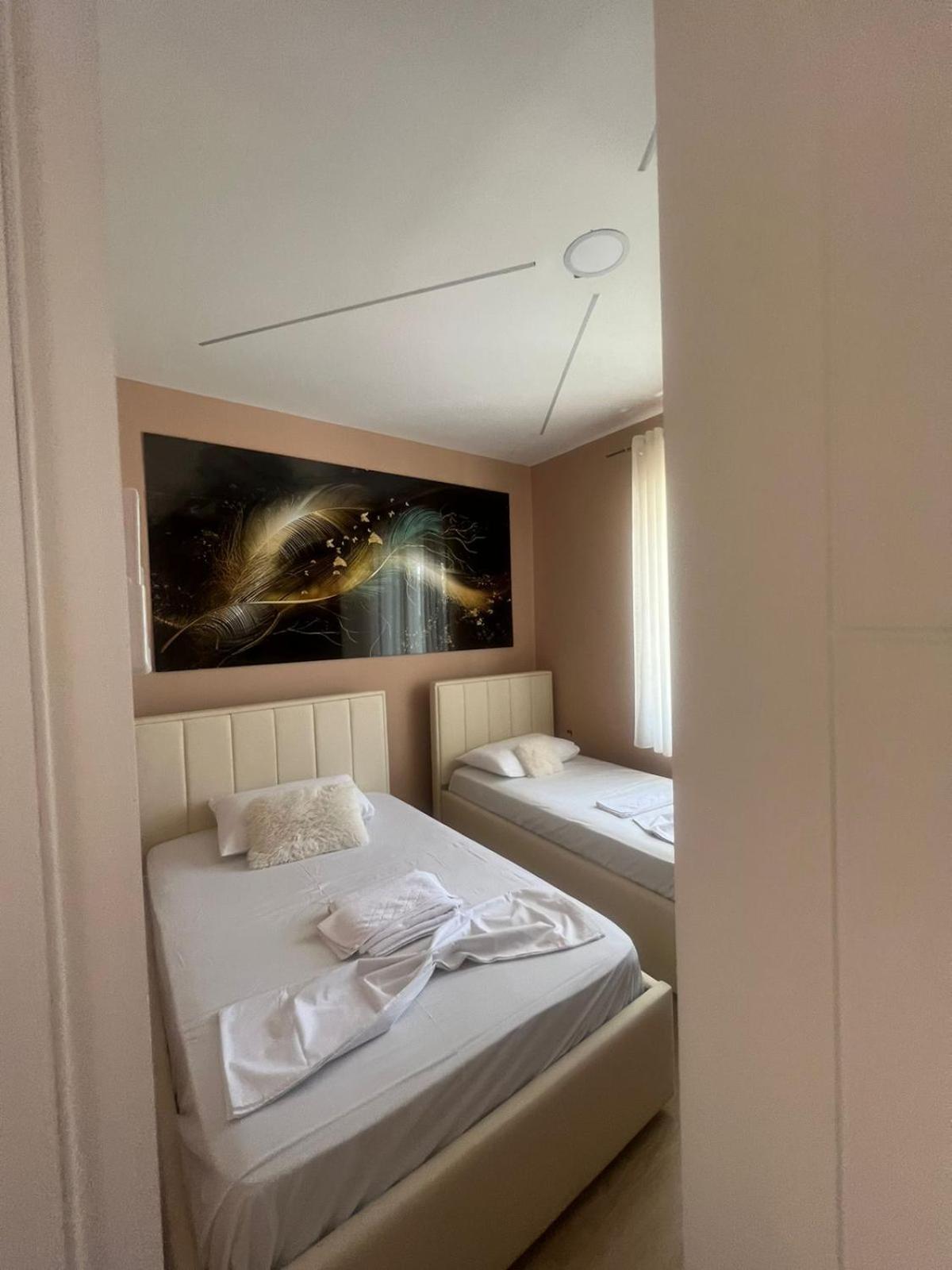 Miqt Guest House Shkodër Esterno foto